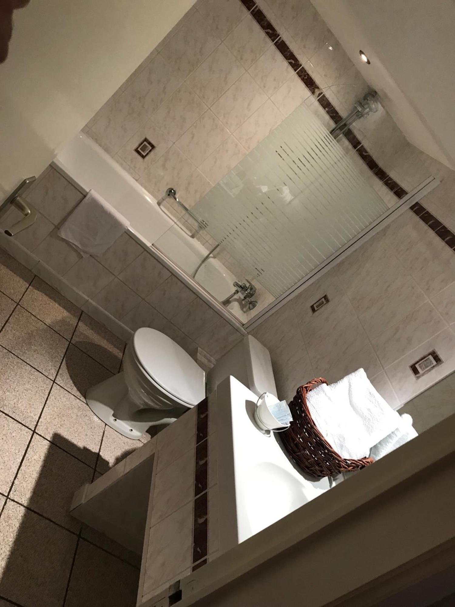 Le Cosy Hotel Бульон Экстерьер фото
