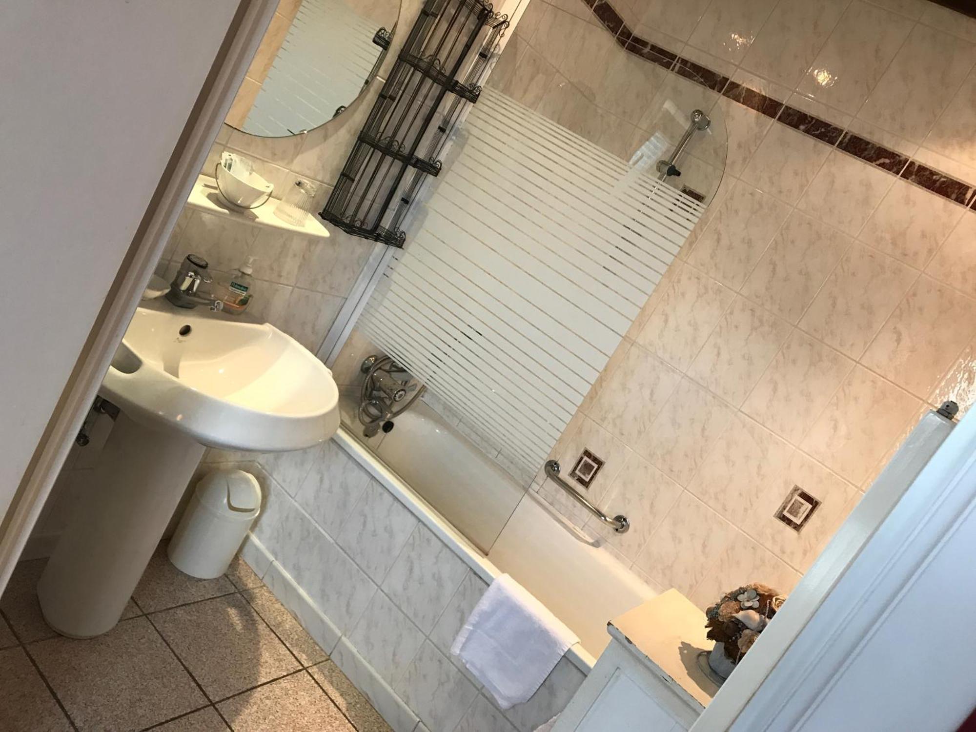Le Cosy Hotel Бульон Экстерьер фото