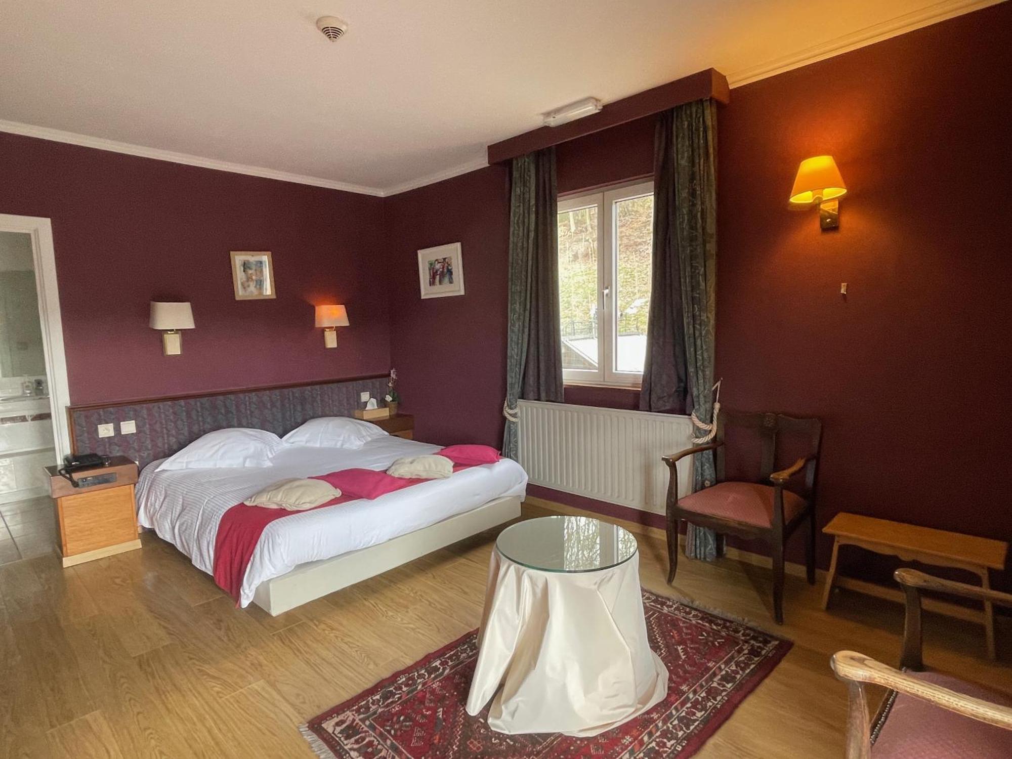 Le Cosy Hotel Бульон Экстерьер фото