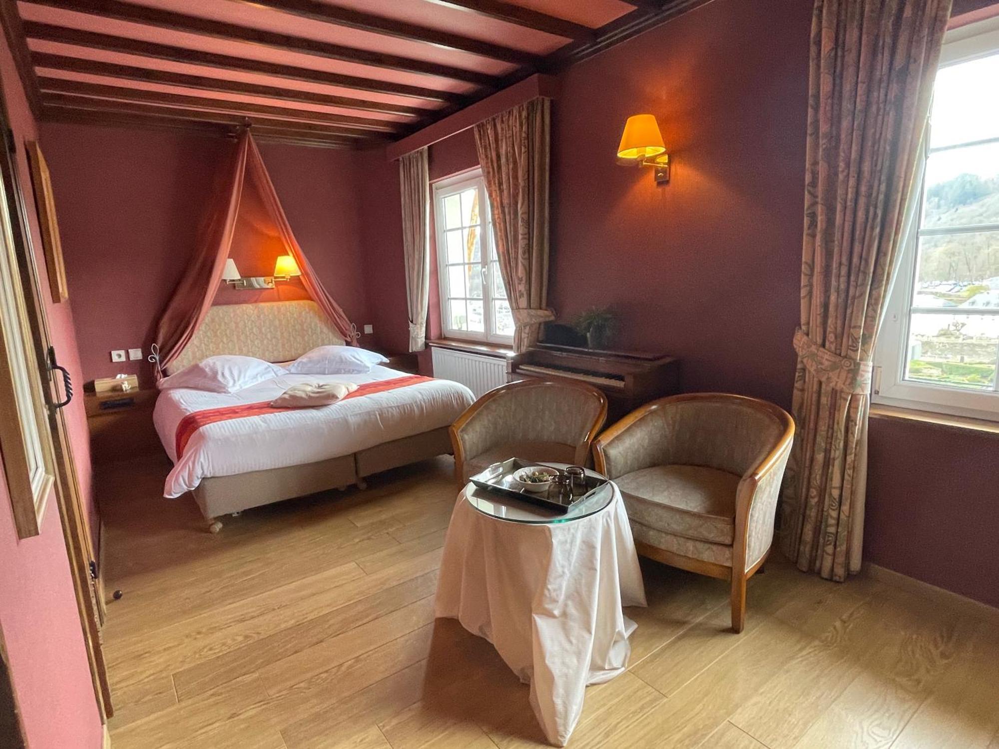 Le Cosy Hotel Бульон Экстерьер фото