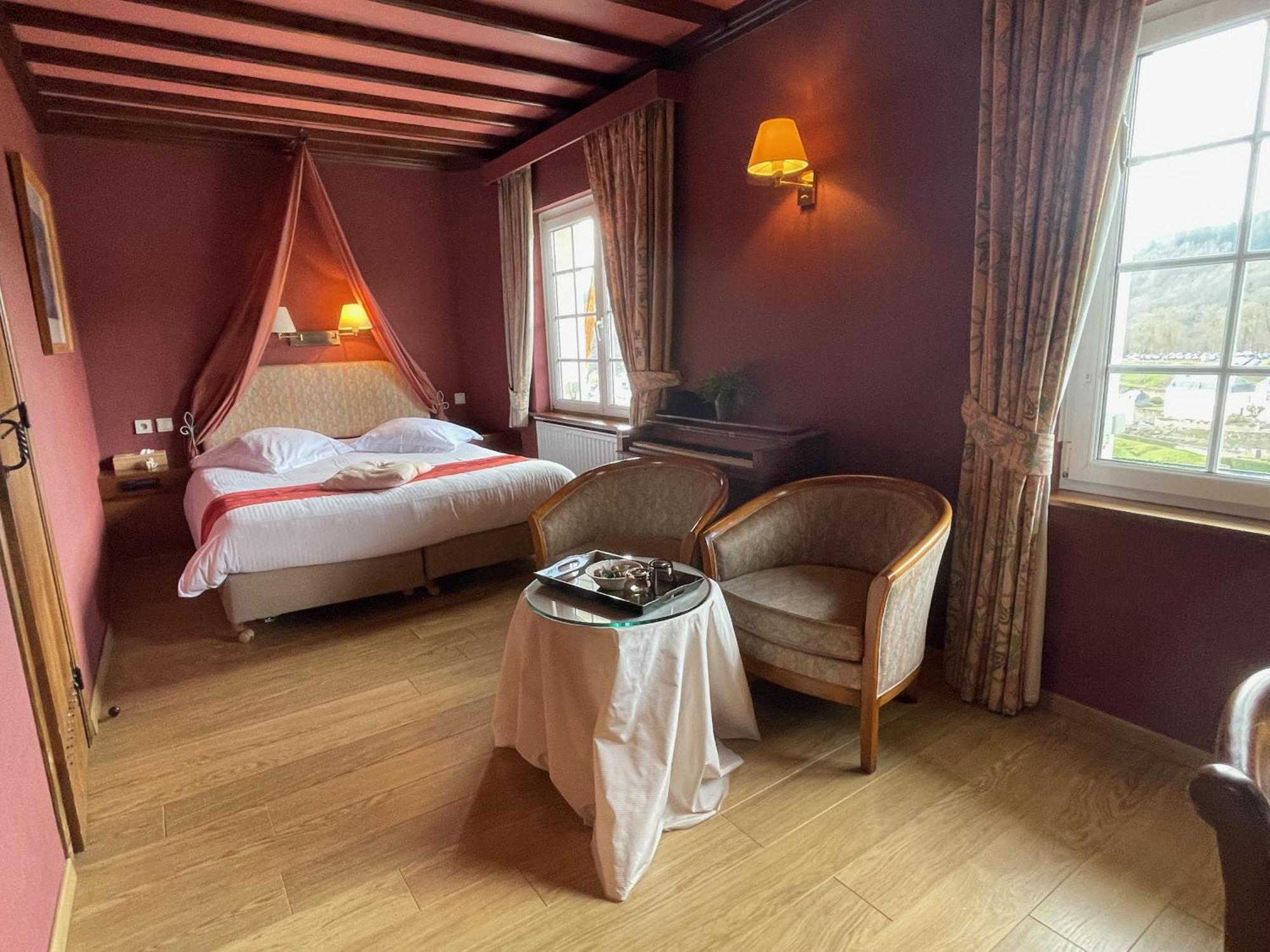 Le Cosy Hotel Бульон Экстерьер фото