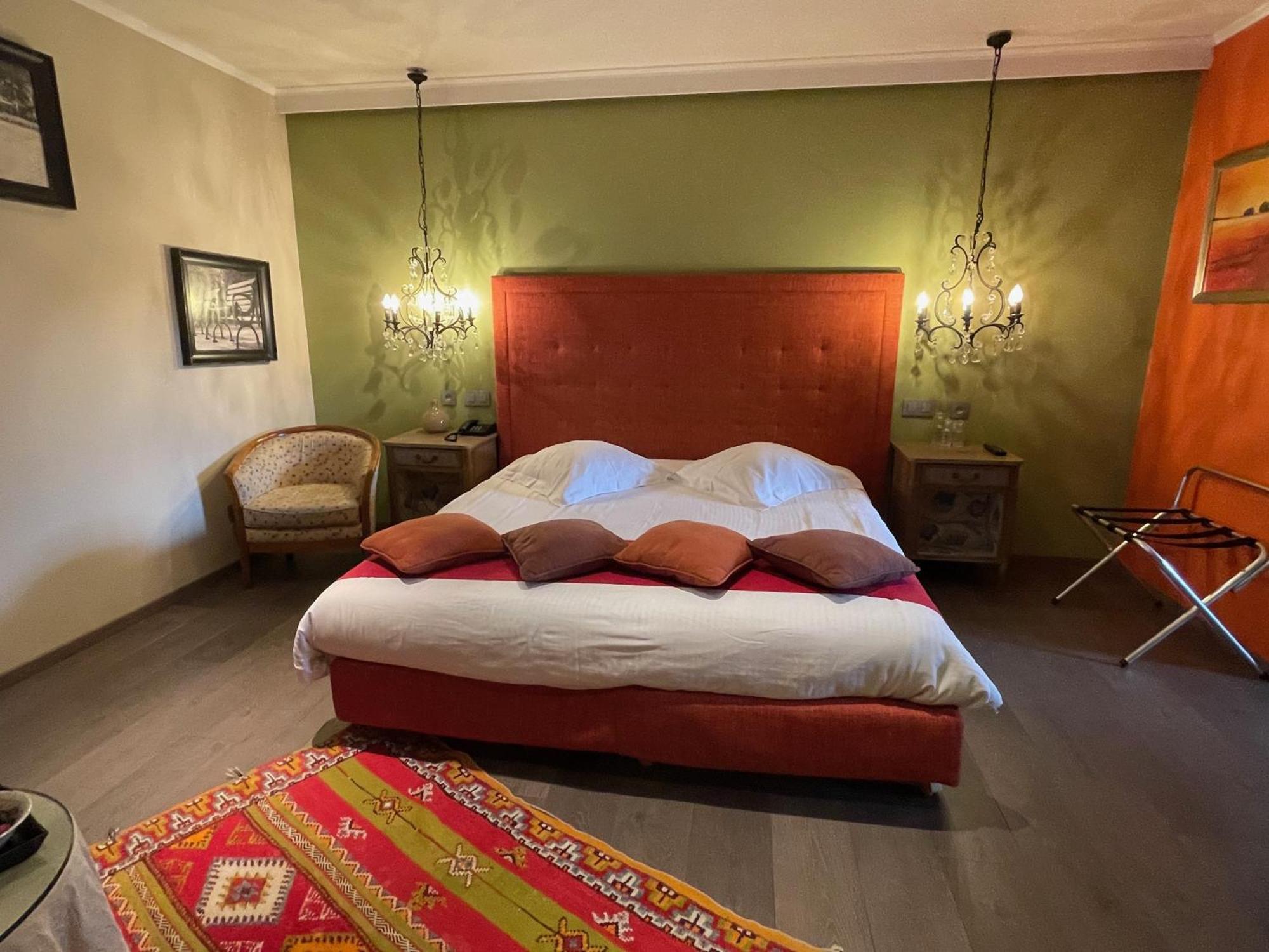 Le Cosy Hotel Бульон Экстерьер фото