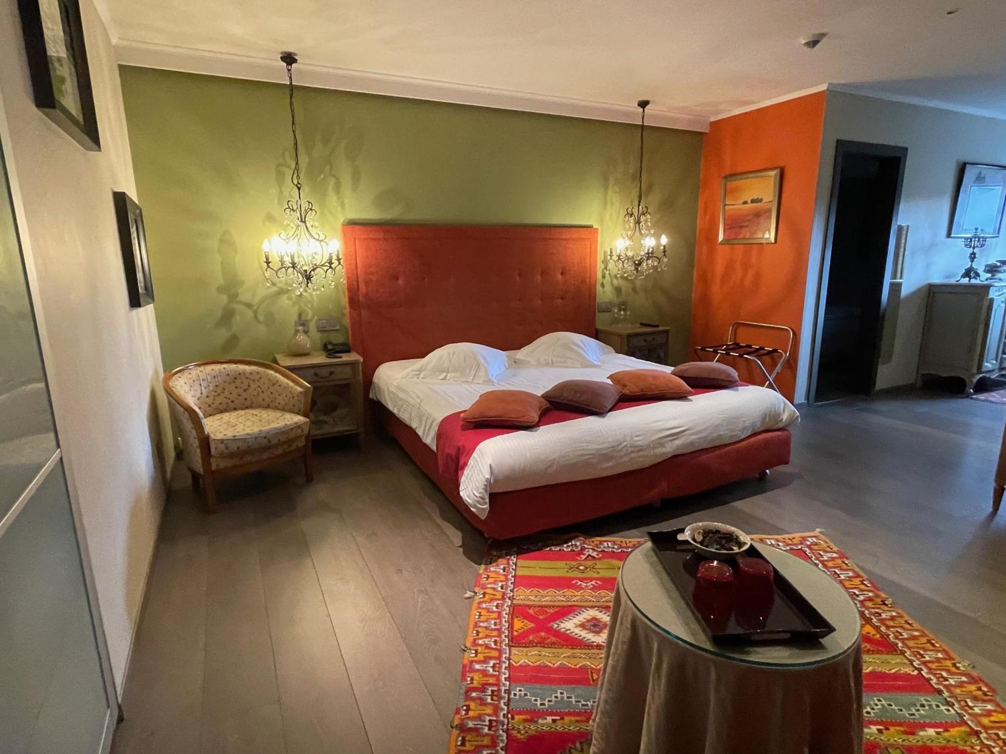 Le Cosy Hotel Бульон Экстерьер фото