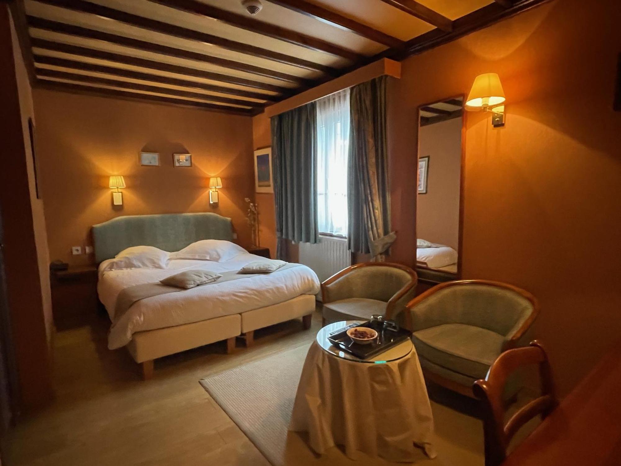 Le Cosy Hotel Бульон Экстерьер фото